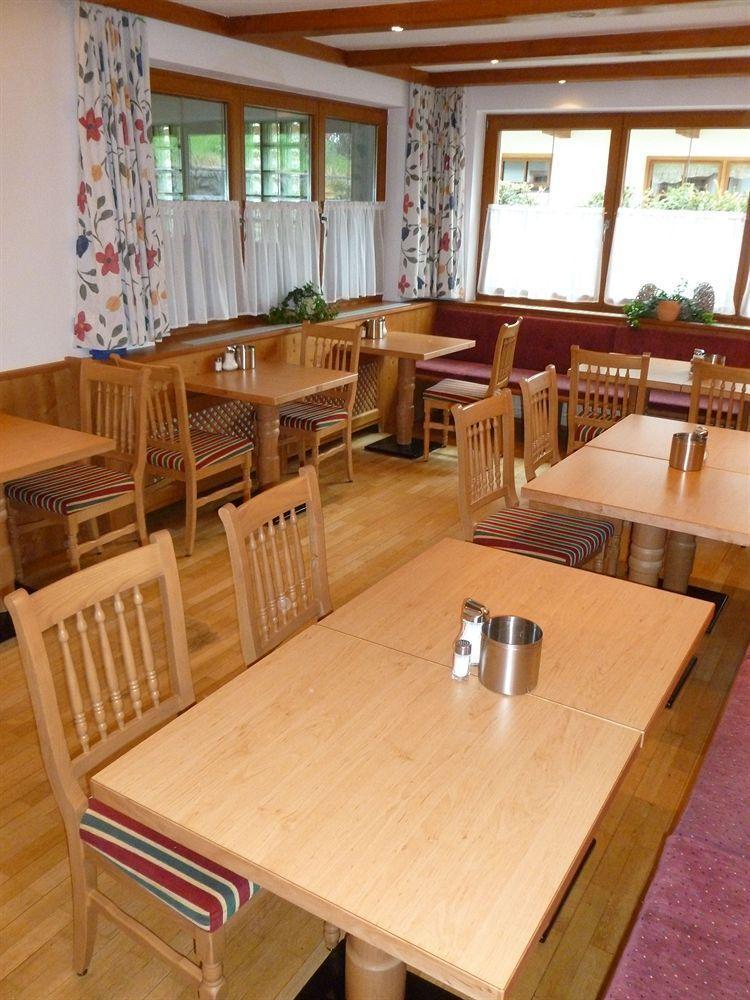 Das Gaestehaus Schneider Am Dorfplatz Alpbach Esterno foto