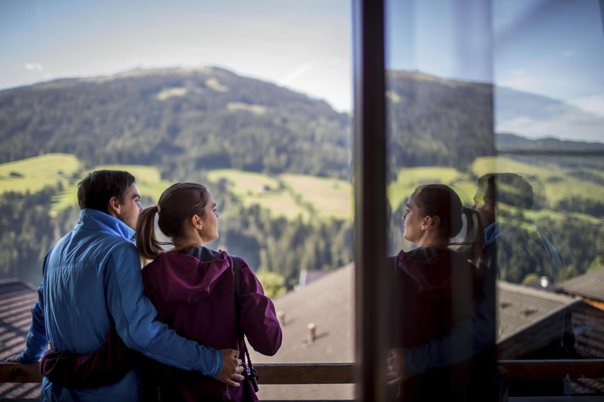Das Gaestehaus Schneider Am Dorfplatz Alpbach Esterno foto