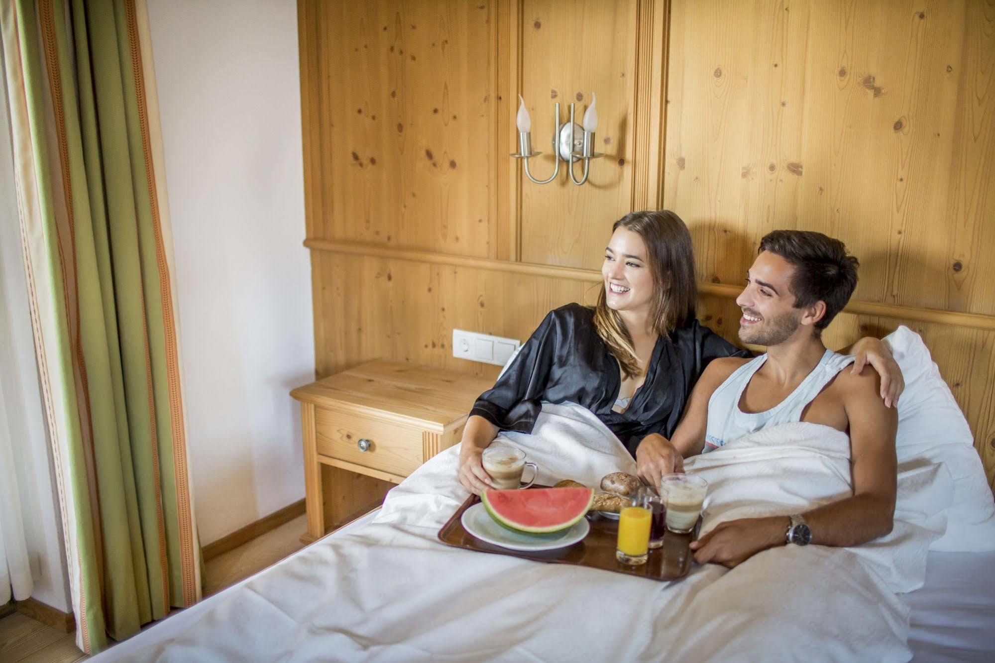Das Gaestehaus Schneider Am Dorfplatz Alpbach Esterno foto