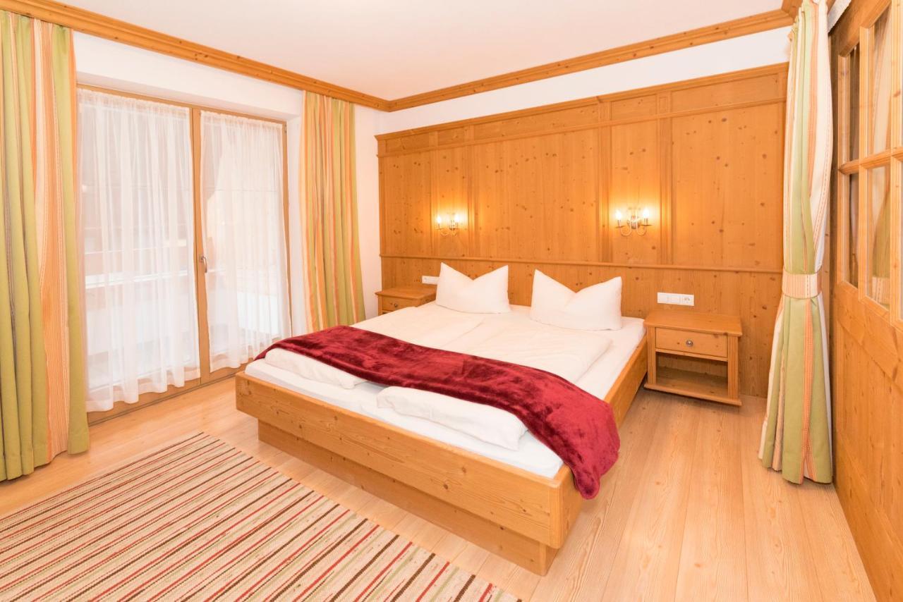 Das Gaestehaus Schneider Am Dorfplatz Alpbach Esterno foto