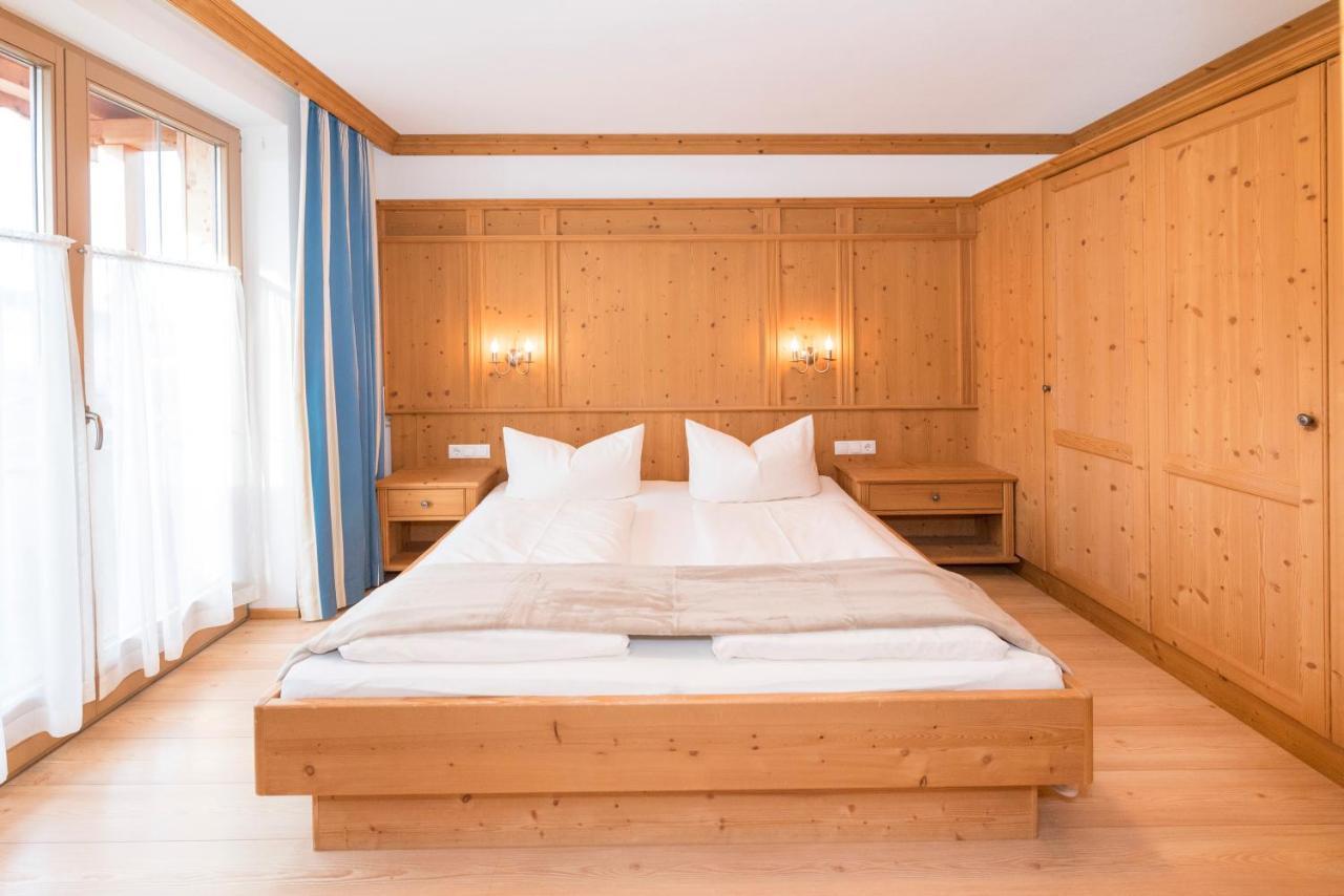 Das Gaestehaus Schneider Am Dorfplatz Alpbach Esterno foto